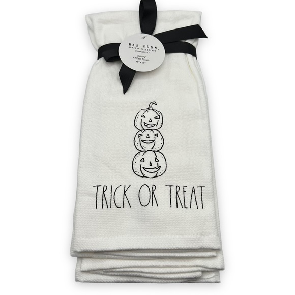 NEW Rae Dunn Kitchen Towels Set of 2 Halloween Edition 16” x 26” Trick or Treat - Picture 1 of 5